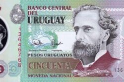 C 3759 URUGUAI 50 PESOS URUGUAYOS ( POLÍMERO ) FE