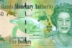 C 3055 ILHAS CAYMAN 5 DOLLARS FE