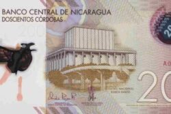 C 3422 NICARÁGUA 200 CÓRDOBAS ( POLÍMERO ) FE